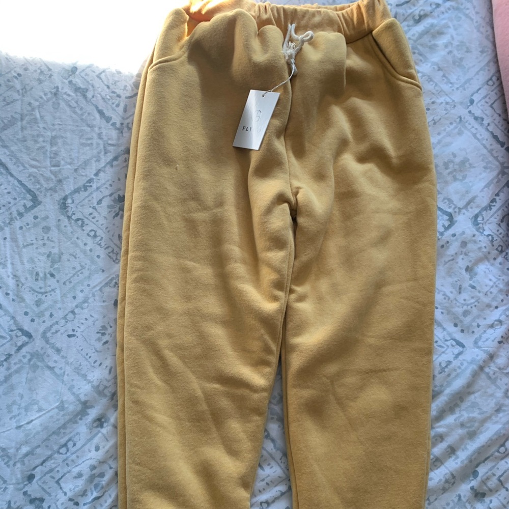 NWT Mustard Yellow Sherpa Lined Sweat Pants- sz M